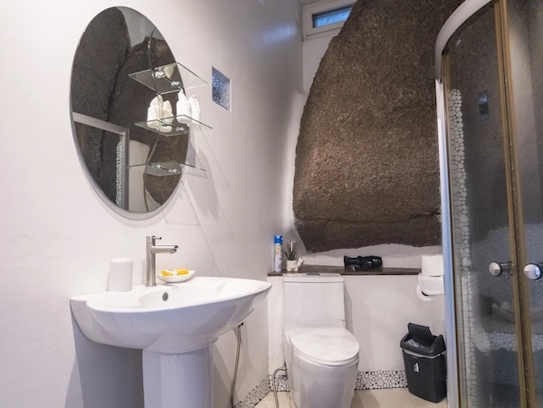 Luxury Resort Bathroom Hot Shower - The Gardenia Villa at Monkey Flower Villas Koh Tao