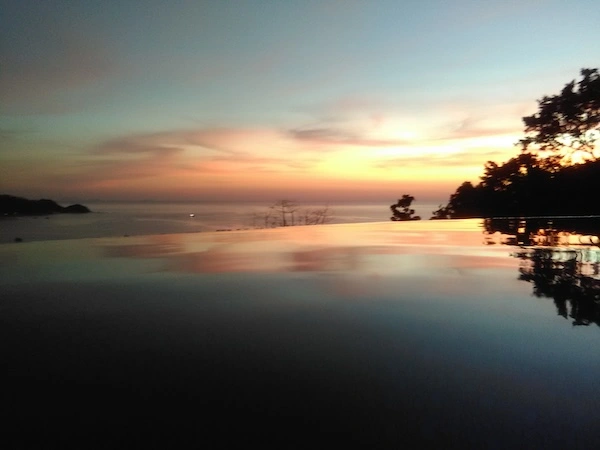 Luxury Resort Infinity Edge Pool Sunset - The Orchid Villa at Monkey Flower Villas Koh Tao